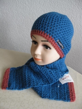 Child-cap and scarf-blue