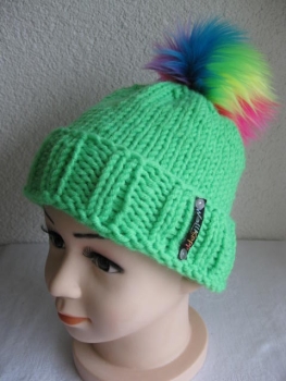 Neon bobble hat green